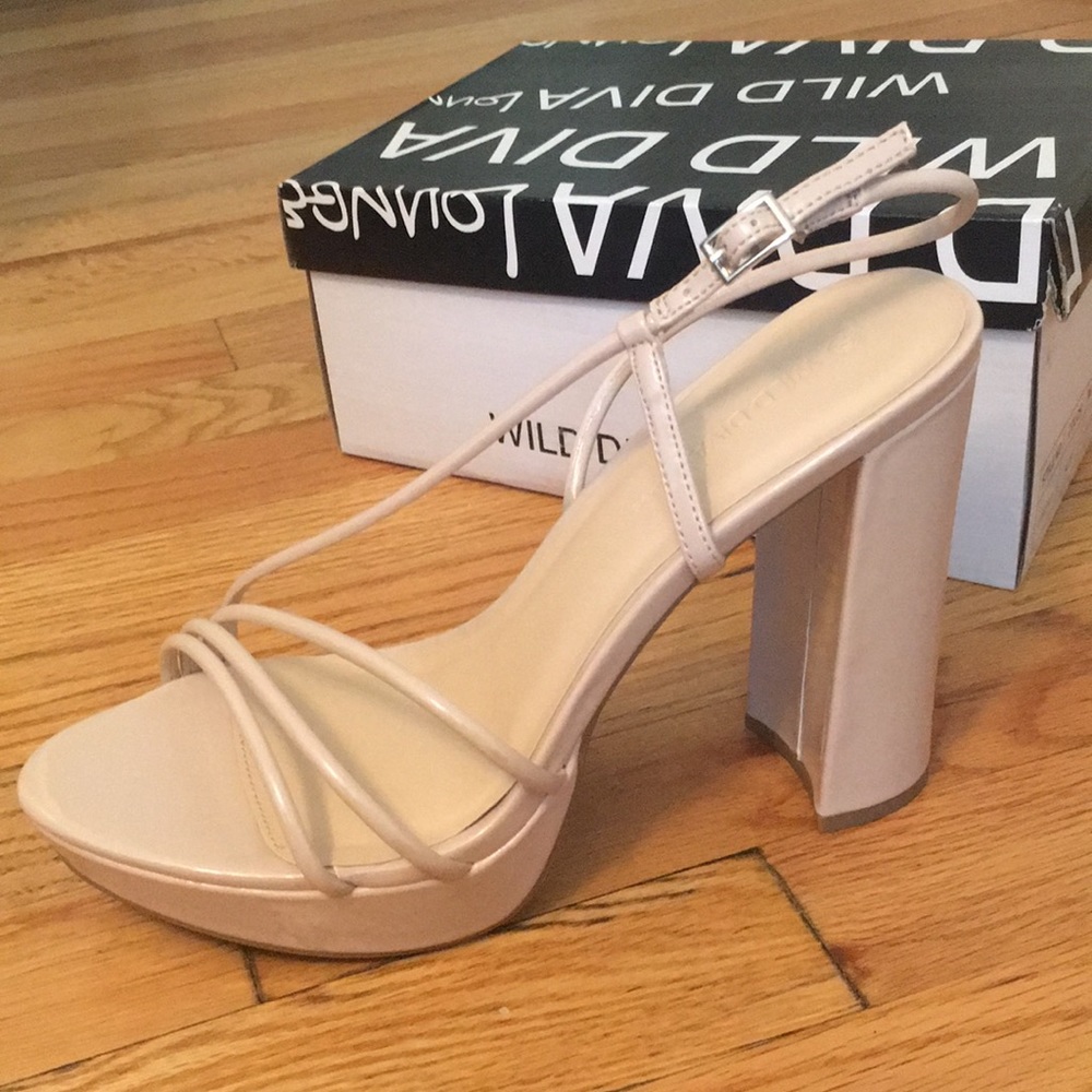Pretty nude thick heeled platform sandals
